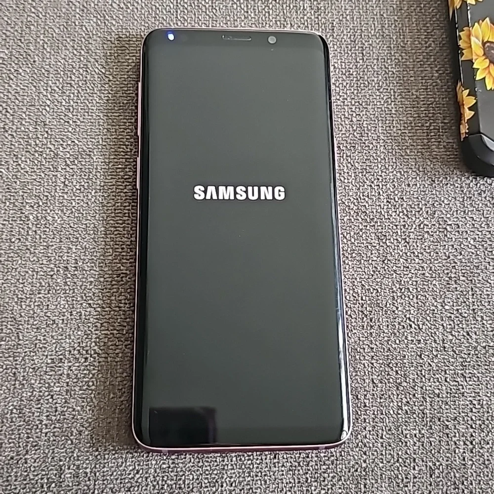 Unlocked Samsung S9 with original box and 3 cases including Otterbox - Picture 15 of 15